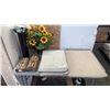 Image 1 : 9 FLOOR MATS VARIOUS SIZES AND 4 VASES WITH SOME ARTIFICIAL PLANTS