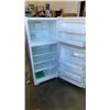 Image 2 : MAYTAG REFRIGERATOR WITH TOP FREEZER WORKING