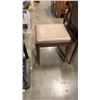 Image 2 : VINTAGE SINGER TOUCH AND SEW SPECIAL ZIG ZAG MODEL 626 SEWING MACHINE IN TABLE WITH STOOL