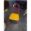 Image 2 : GLASSTOP END TABLE WITH STORAGE FOOTSTOOL AND VINTAGE