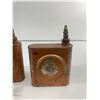 Image 2 : 2 Vintage Oiler Tins