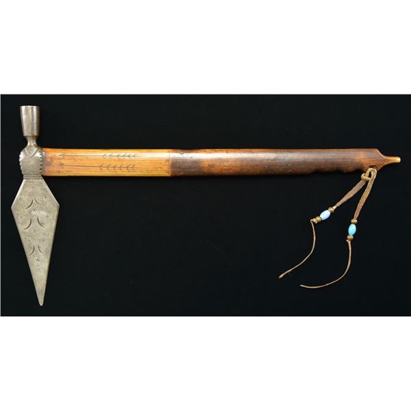 FINE MINNIWAUKAN PIPE TOMAHAWK.