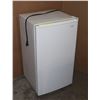 Image 1 : SANYO MINI FRIDGE (18"W X18.5"W X33"H)