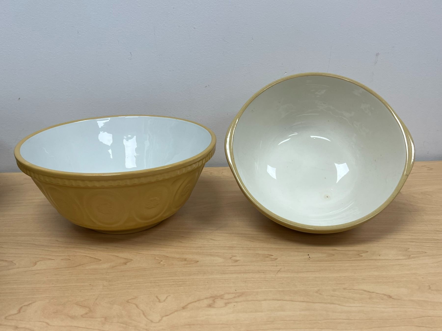 Vintage T.G Green Gripstand (England) 9" Mixing Bowl & 10" Mixing Bowl