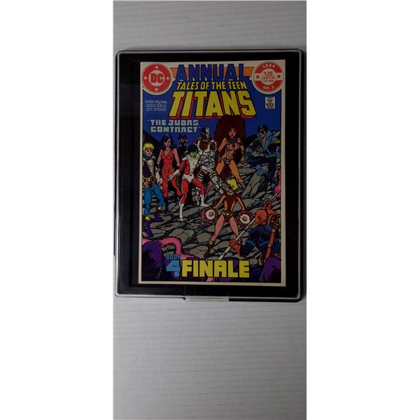 Teen Titans Comic *In Case* (A3784)