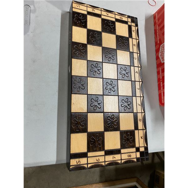 Folding chess board