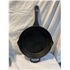 Image 1 : Master Chef cast iron 12" skillet