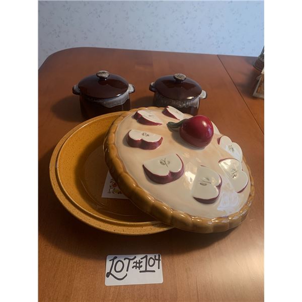 2 x Ceramic Ramekins and an Apple Pie-Shaped Ceramic Pie Keeper