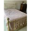 Image 4 : Queen Bed with Mattress and Vintage Brass-Coloured Bedframe