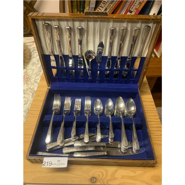 Set of Fine Stainless Steel Cutlery