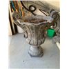 Image 2 : Heavy Stone Planter