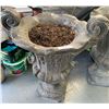Image 1 : Heavy Stone Planter