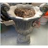 Image 1 : Heavy Stone Planter