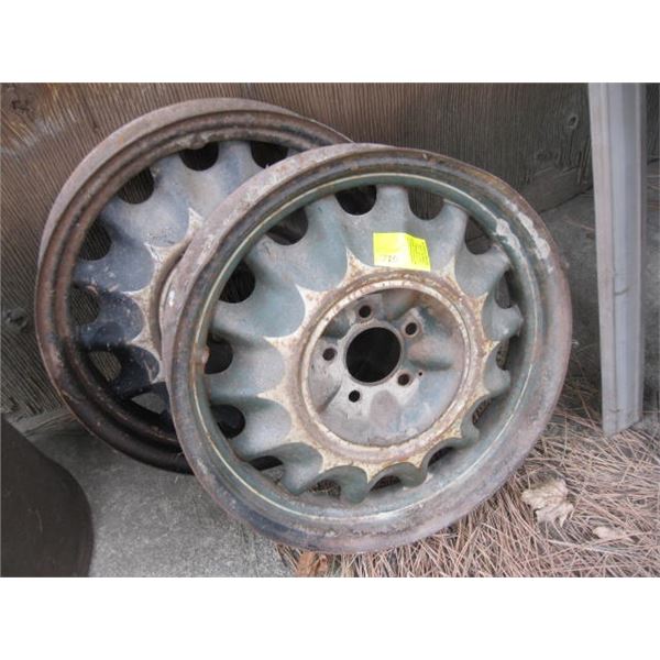 PAIR OF OLD RIMS - Dodds Auction
