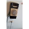 Image 3 : 2 DIAL TELEPHONES