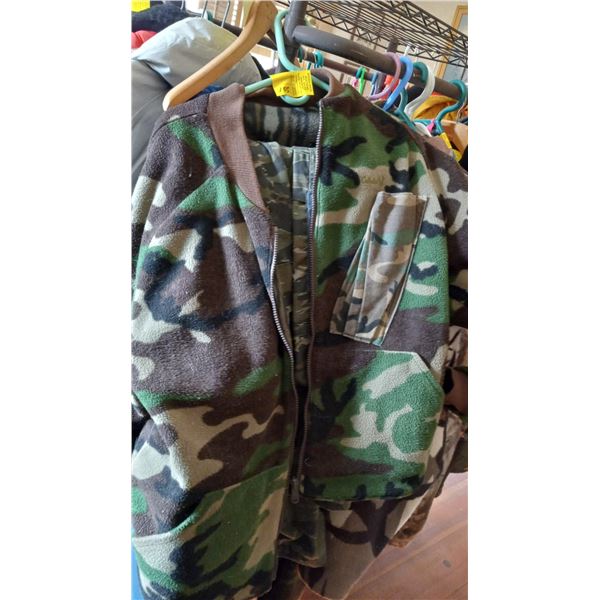 CAMOUFLAGE COAT, SZ M/L & PANT SZ 34