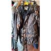 Image 2 : PANT & JACKET CAMO SET, JACKET SZ M, PANTS SZ L, W/ZIPOUT LINER