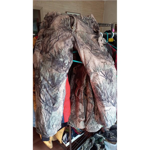 SET OF INSULATED CAMO PANTS, SZ 38