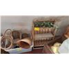 Image 1 : SM WICKER SHELF UNIT & BIN OF ASST. WICKER PIECES