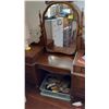 Image 1 : ANTIQUE MIRROR VANITY