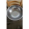 Image 2 : 5 STAINLESS STEEL MIXING BOWLS