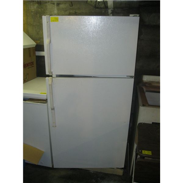 GE WHITE 2 DOOR FRIDGE