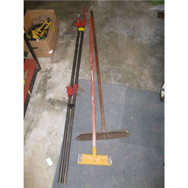 PAIR OF 5' BAR CLAMPS