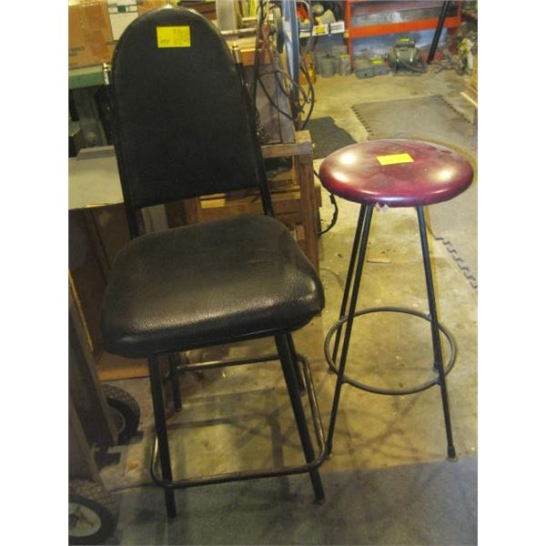 2 STOOLS