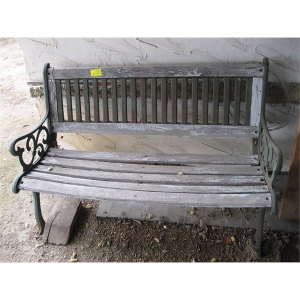 WOOD & METAL GARDEN BENCH