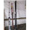Image 1 : 2 PAIR OF DOWNHILL SKIS & 1 PAIR OF CROSS COUNTRY SKIS