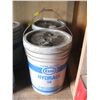 Image 1 : 2 5 GALLON PAILS OF HYDRAULIC OIL