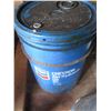 Image 2 : 2 PAILS OF HYDRAULIC OIL