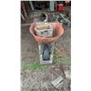 Image 2 : WHEELBARROW