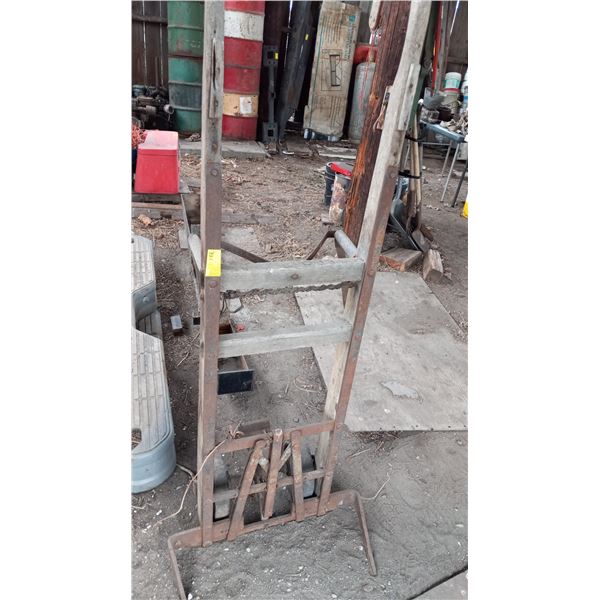 ANTIQUE CLAMPING HANDTRUCK