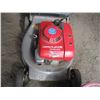 Image 2 : HONDA HRA 215 MOWER, RUNS GOOD