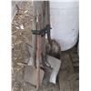 Image 2 : BUNDLE OF MISC. SHOVELS