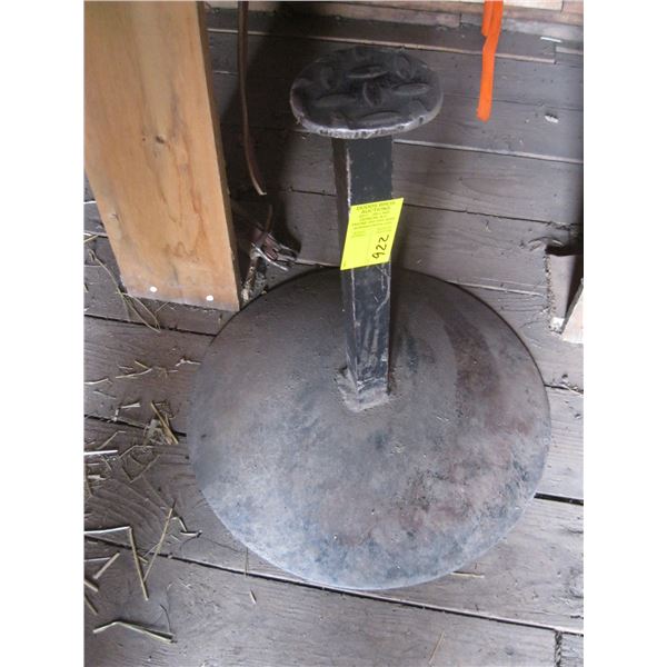 SHOEING STAND