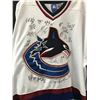 Image 2 : 1994 CANUCKS JERSEY TEAM SIGNED , GCG HOLO