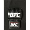 Image 1 : UFC SIGNED FIGHT GLOVE