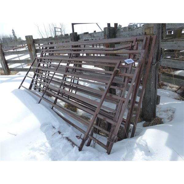 7- 10' Panels (1- is bent, Selling all together)