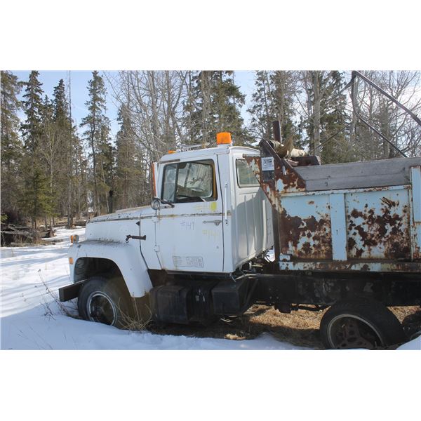 Ford gravel truck for parts (Buyer responsible to load out by April 29th. If you CAN'T load out by