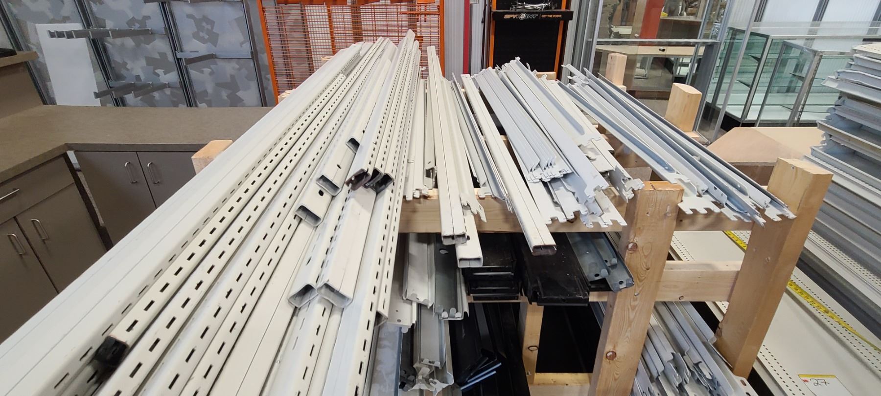 Approx Rack APPROX 50 READY RACK UPRIGHTS IN VARIOUS LENGTHS. FROM 26