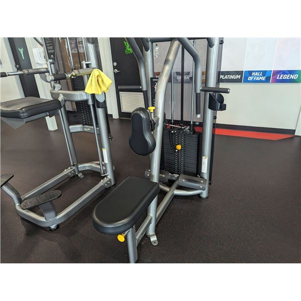 MATRIX SEATED ROW MACHINE. 295 LB WEIGHTS.