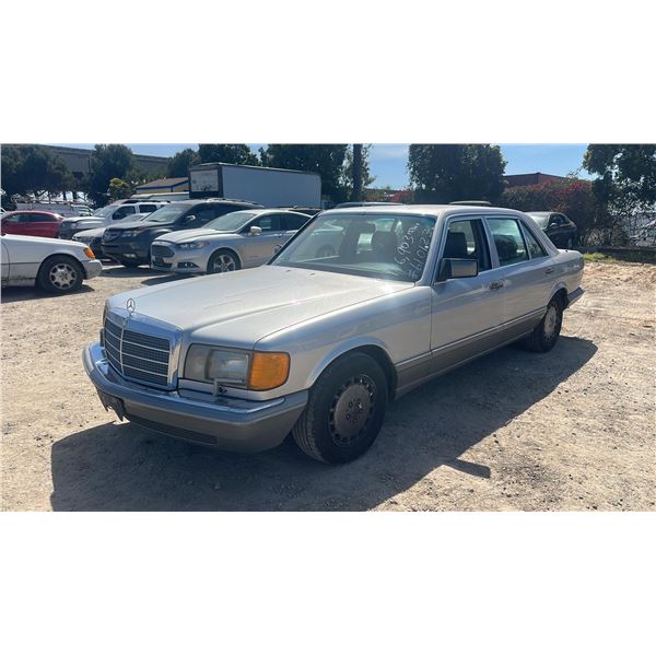 1991 Mercedes-Benz 560-Class 560 SEL