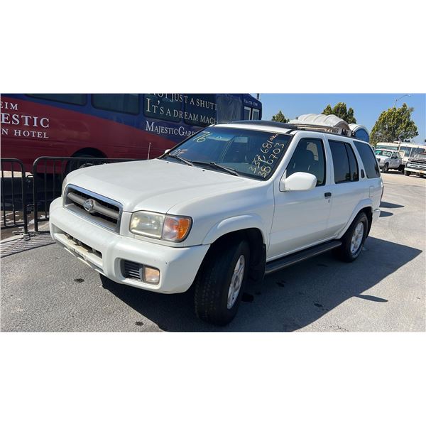 1999 Nissan Pathfinder XE