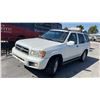 Image 1 : 1999 Nissan Pathfinder XE