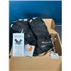 Image 1 : Lot of 1 Pair of Heated Gloves w/ Powerbanks