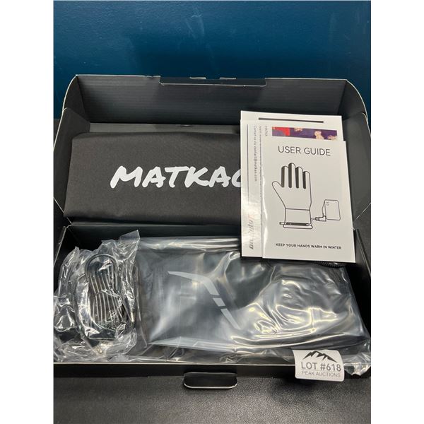 Lot of 1 Pair of Heated Gloves w/ Powerbanks