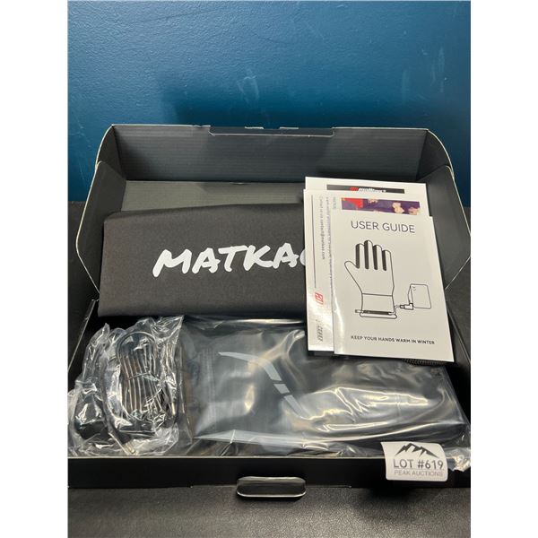 Lot of 1 Pair of Heated Gloves w/ Powerbanks