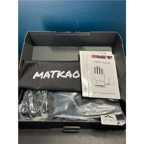Lot of 1 Pair of Heated Gloves w/ Powerbanks
